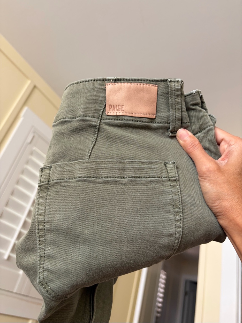 Paige Brooklyn Cuffed Olive Green Shorts size 24